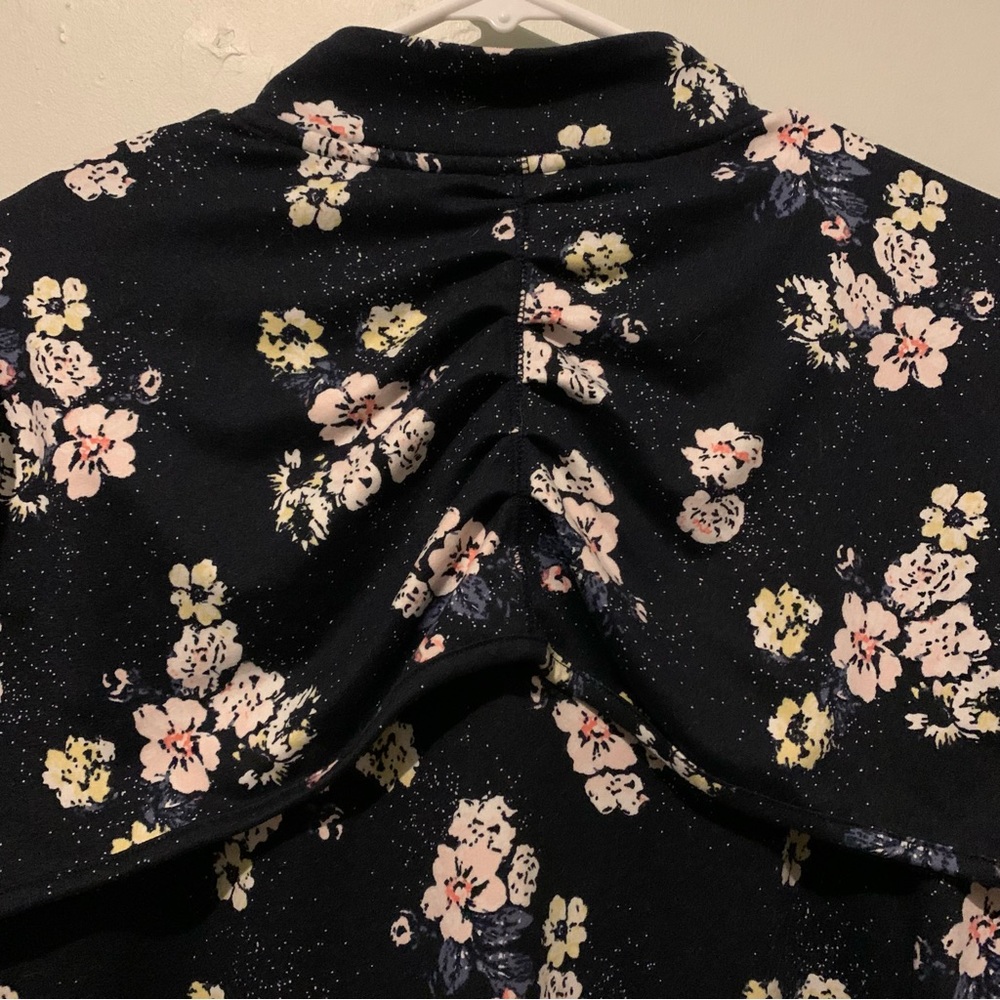 🆕 maurices In Motion Floral Zip Up - Picture 8 of 12